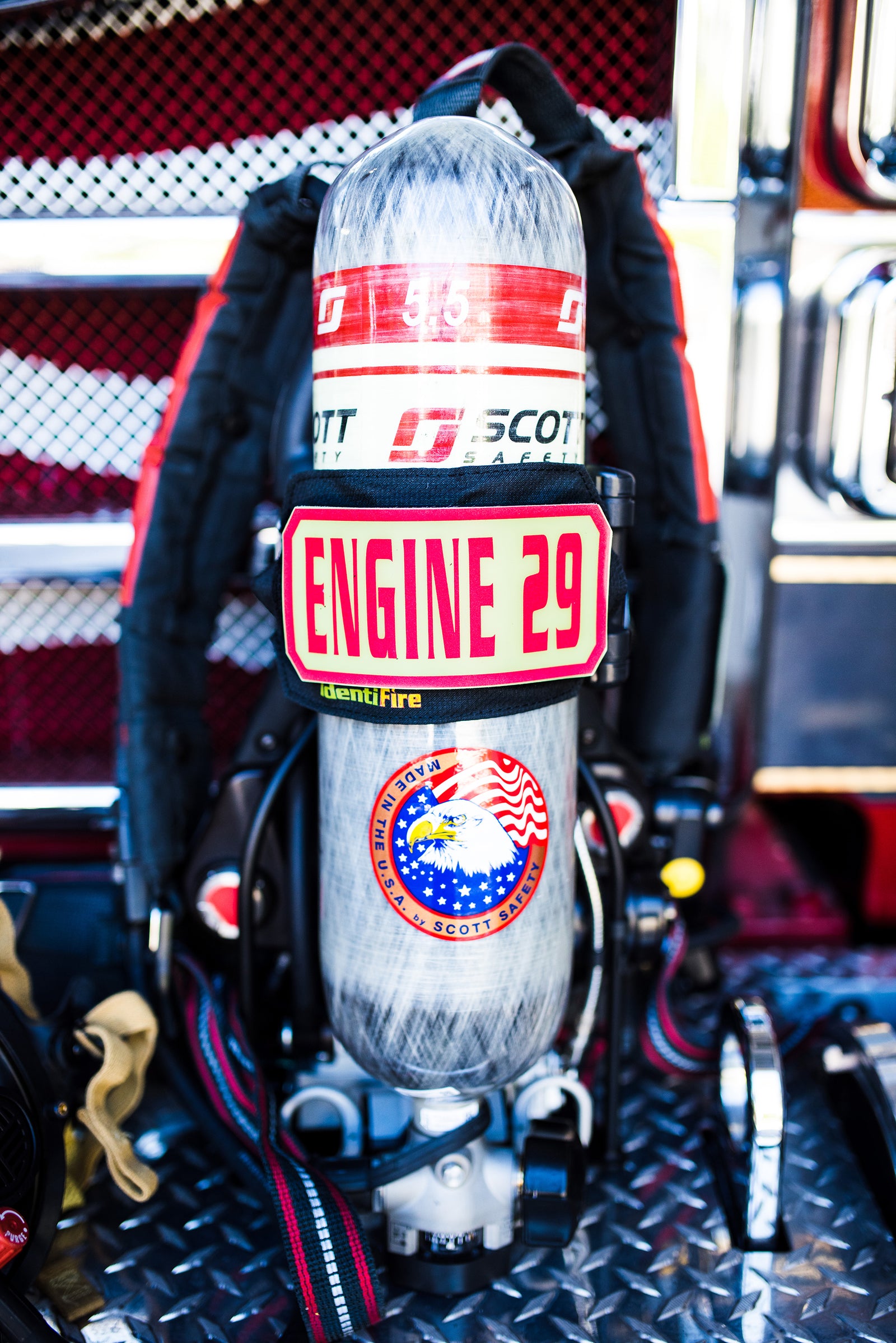 IdentiFire™ SCBA Accountability Rear Cylinder System