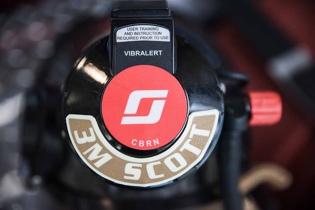 IdentiFire™ Half Moon Rocker for 3M™ Scott™ E-Z Flo+ Regulator