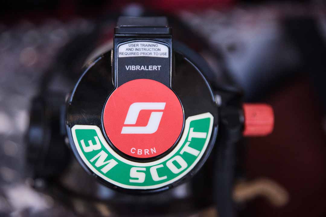 IdentiFire™ Half Moon Rocker for 3M™ Scott™ E-Z Flo+ Regulator