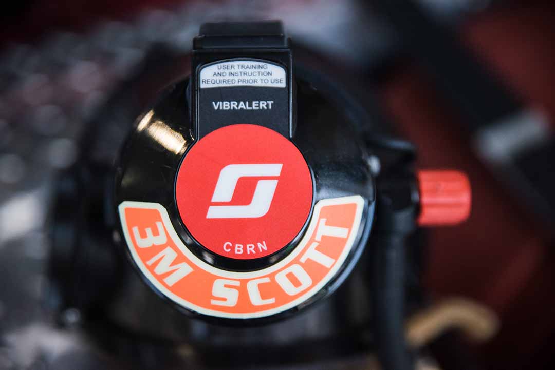 IdentiFire™ Half Moon Rocker for 3M™ Scott™ E-Z Flo+ Regulator