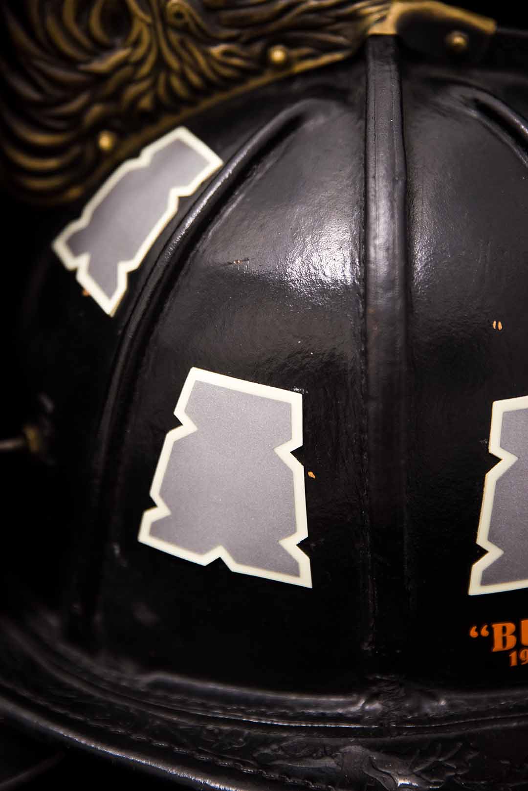 DKE Decals Firefighter Helmet Tets - 8 Pack Tetrahedrons - Black With Pink Stripe