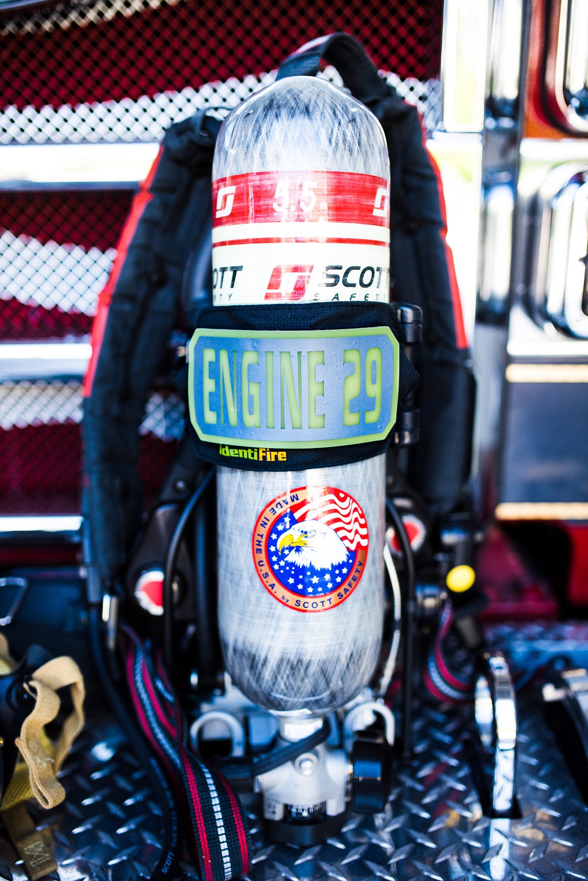IdentiFire™ SCBA Accountability Rear Cylinder System