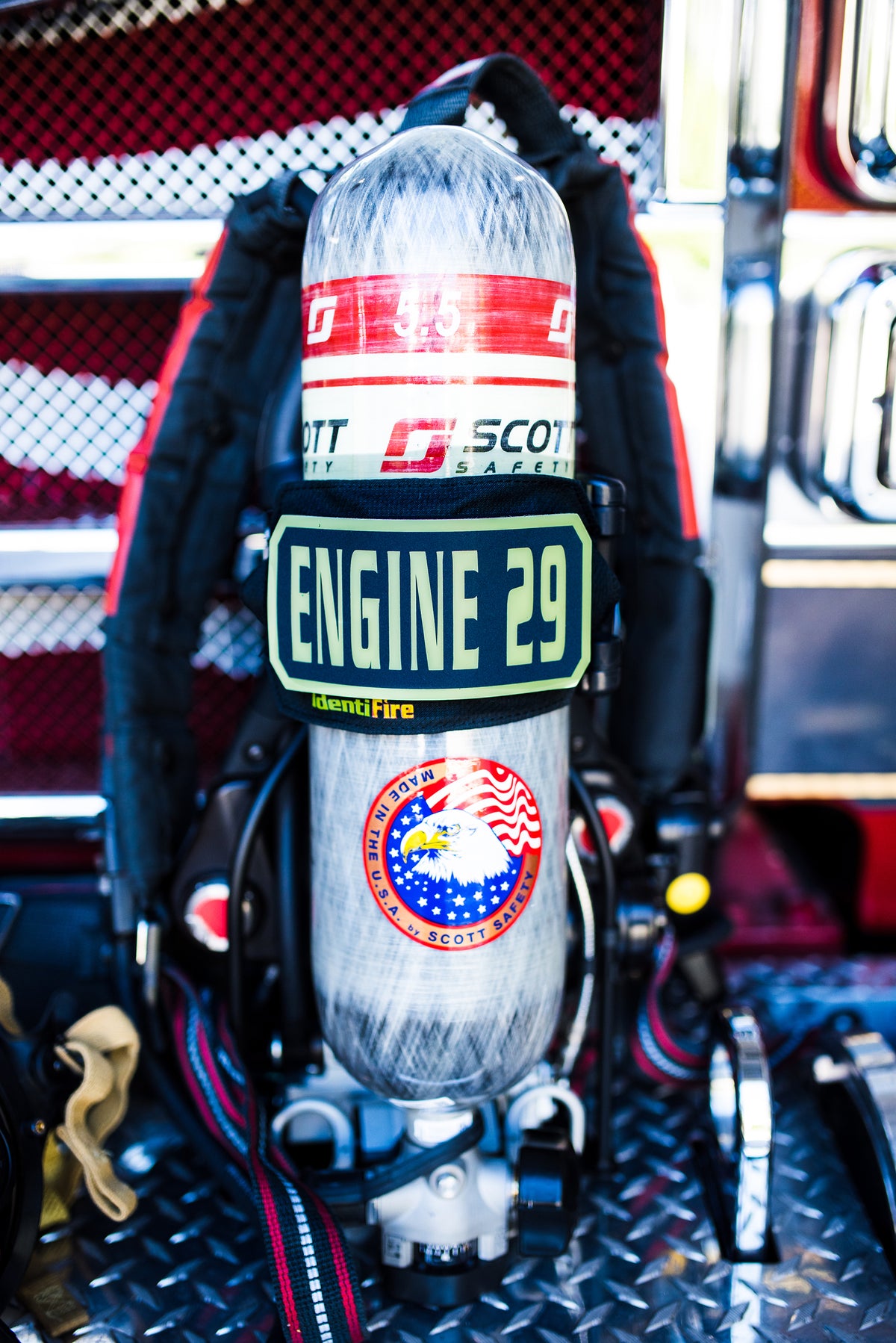 IdentiFire™ SCBA Accountability Rear Cylinder System