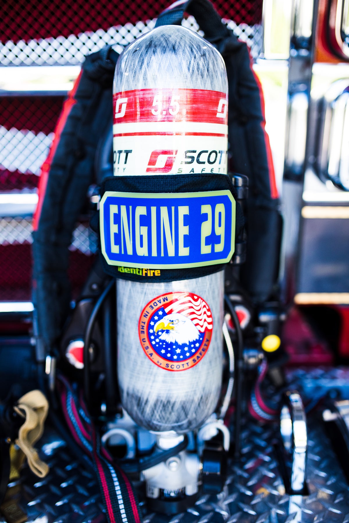 IdentiFire™ SCBA Accountability Rear Cylinder System