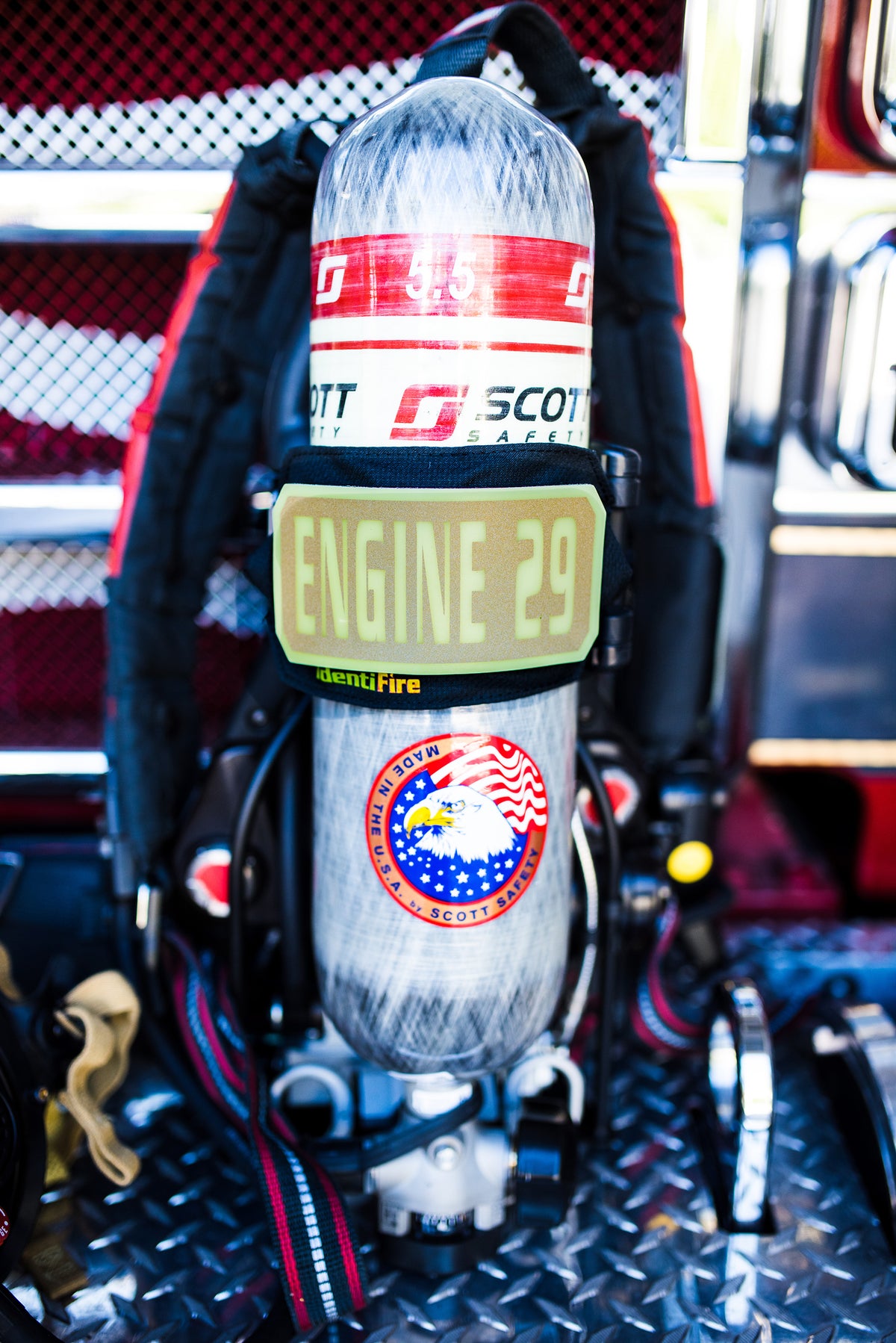 IdentiFire™ SCBA Accountability Rear Cylinder System
