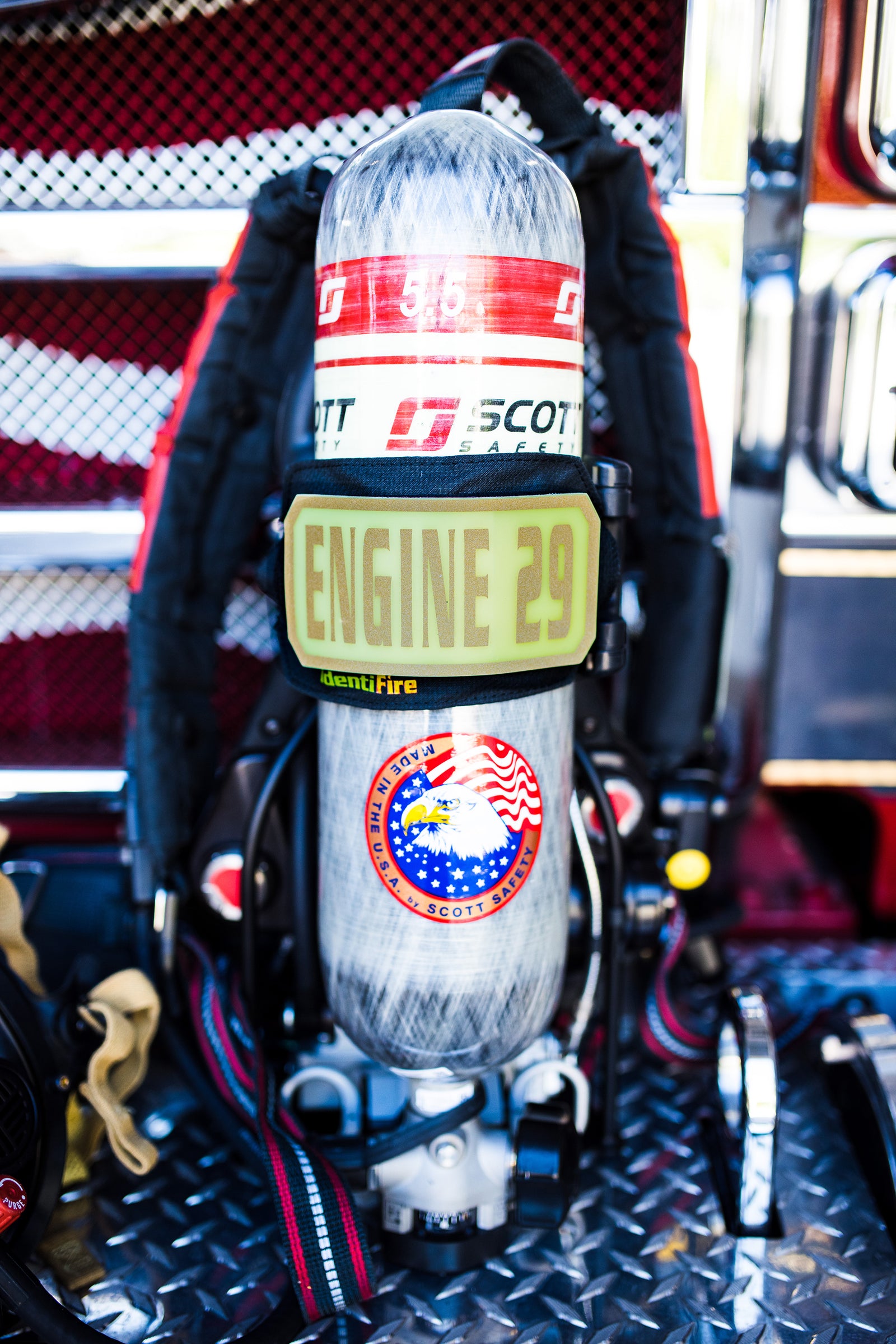 IdentiFire™ SCBA Accountability Rear Cylinder System