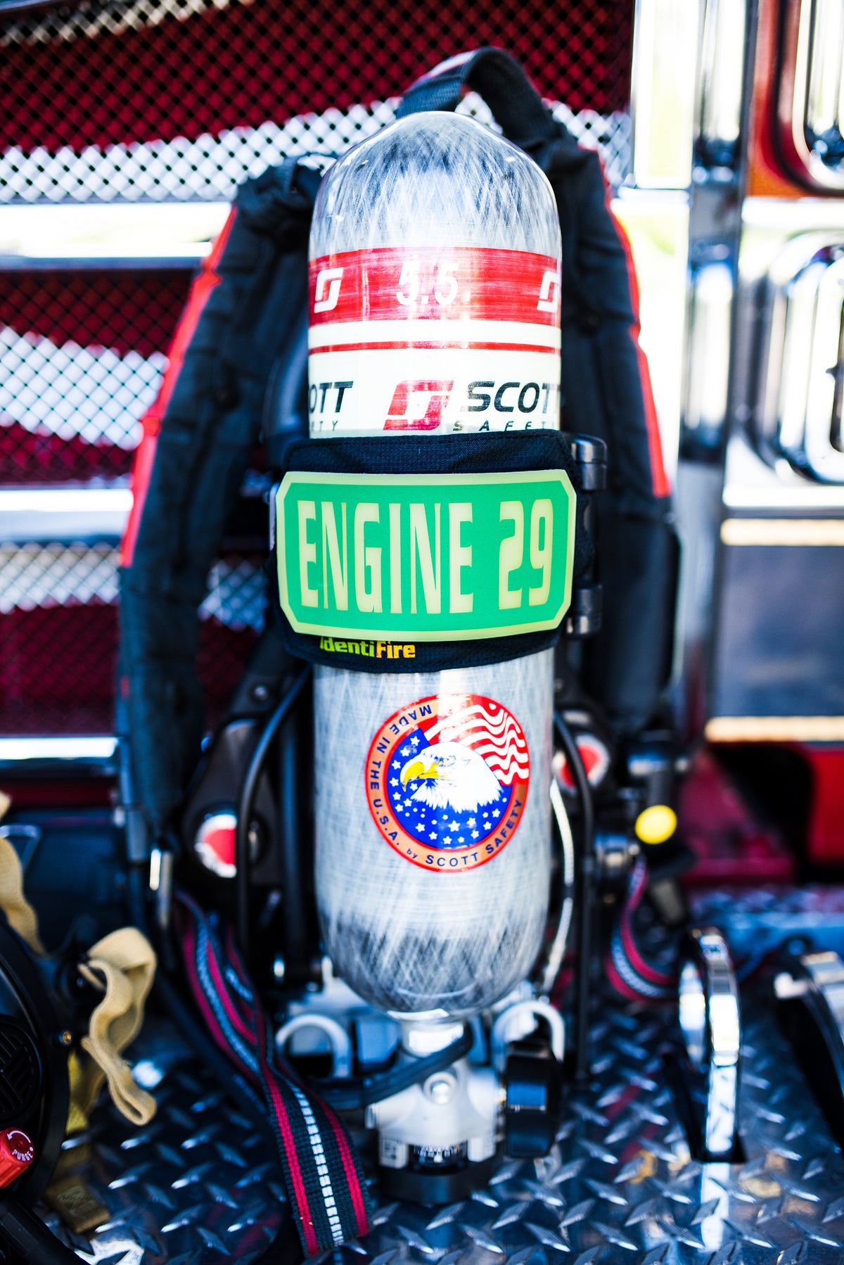 IdentiFire™ SCBA Accountability Rear Cylinder System