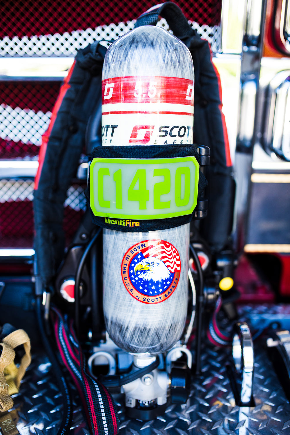 IdentiFire™ SCBA Accountability Rear Cylinder System