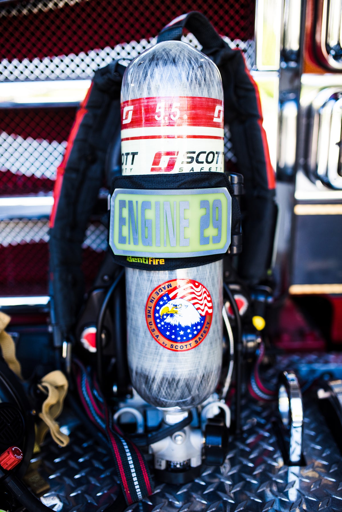 IdentiFire™ SCBA Accountability Rear Cylinder System
