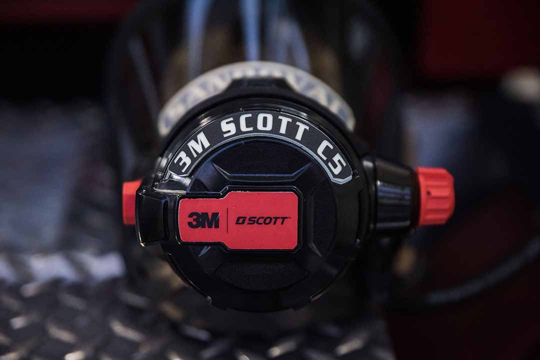 IdentiFire™ Regulator Rocker for 3M™ Scott™ E-Z Flo C5 Regulator