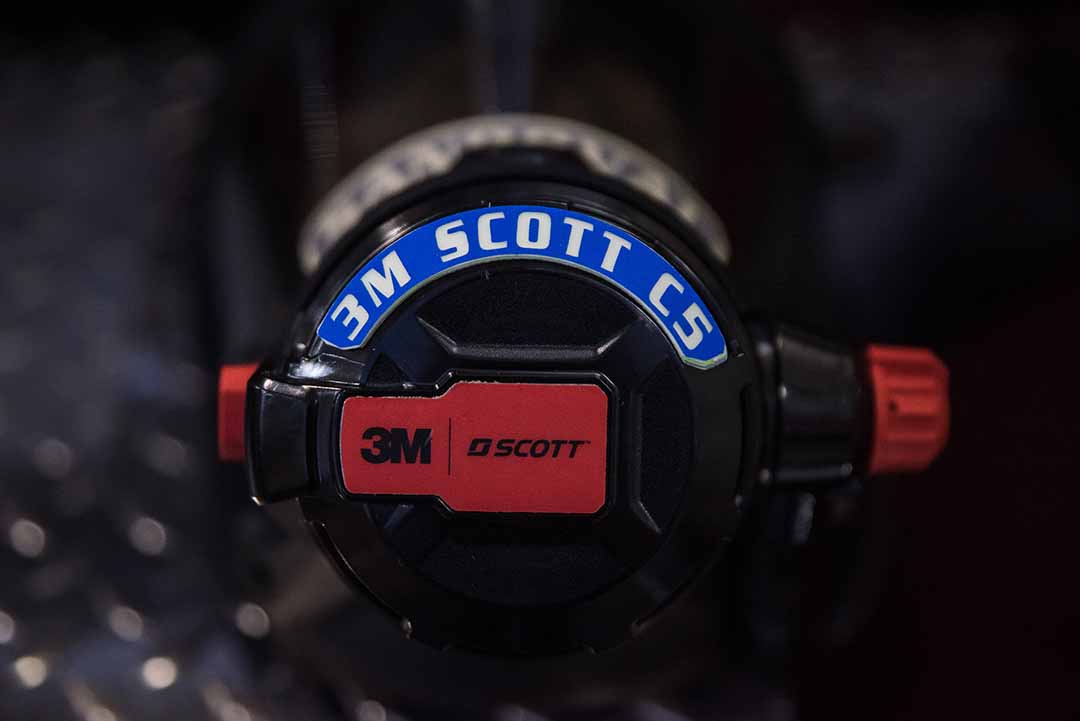 IdentiFire™ Regulator Rocker for 3M™ Scott™ E-Z Flo C5 Regulator