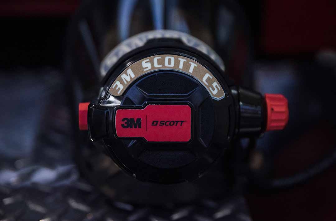 IdentiFire™ Regulator Rocker for 3M™ Scott™ E-Z Flo C5 Regulator